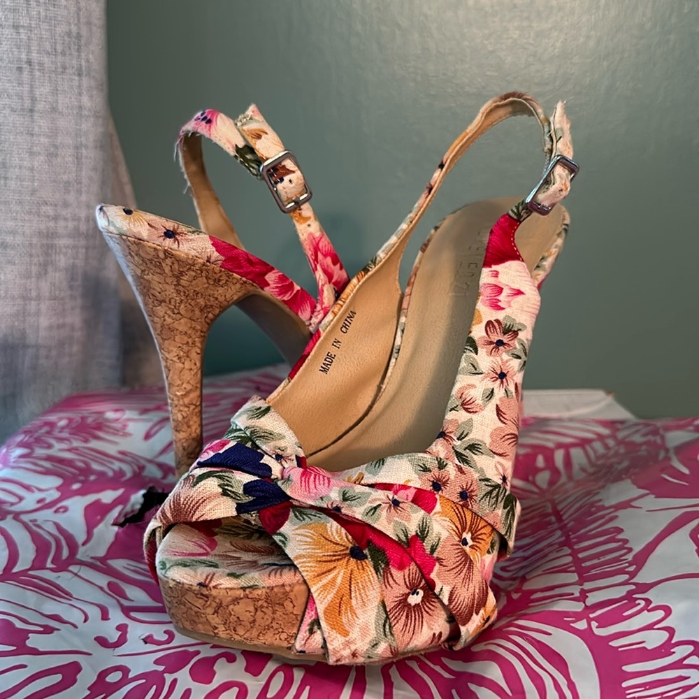 Forever 21 floral cork sling back heels size 7.5